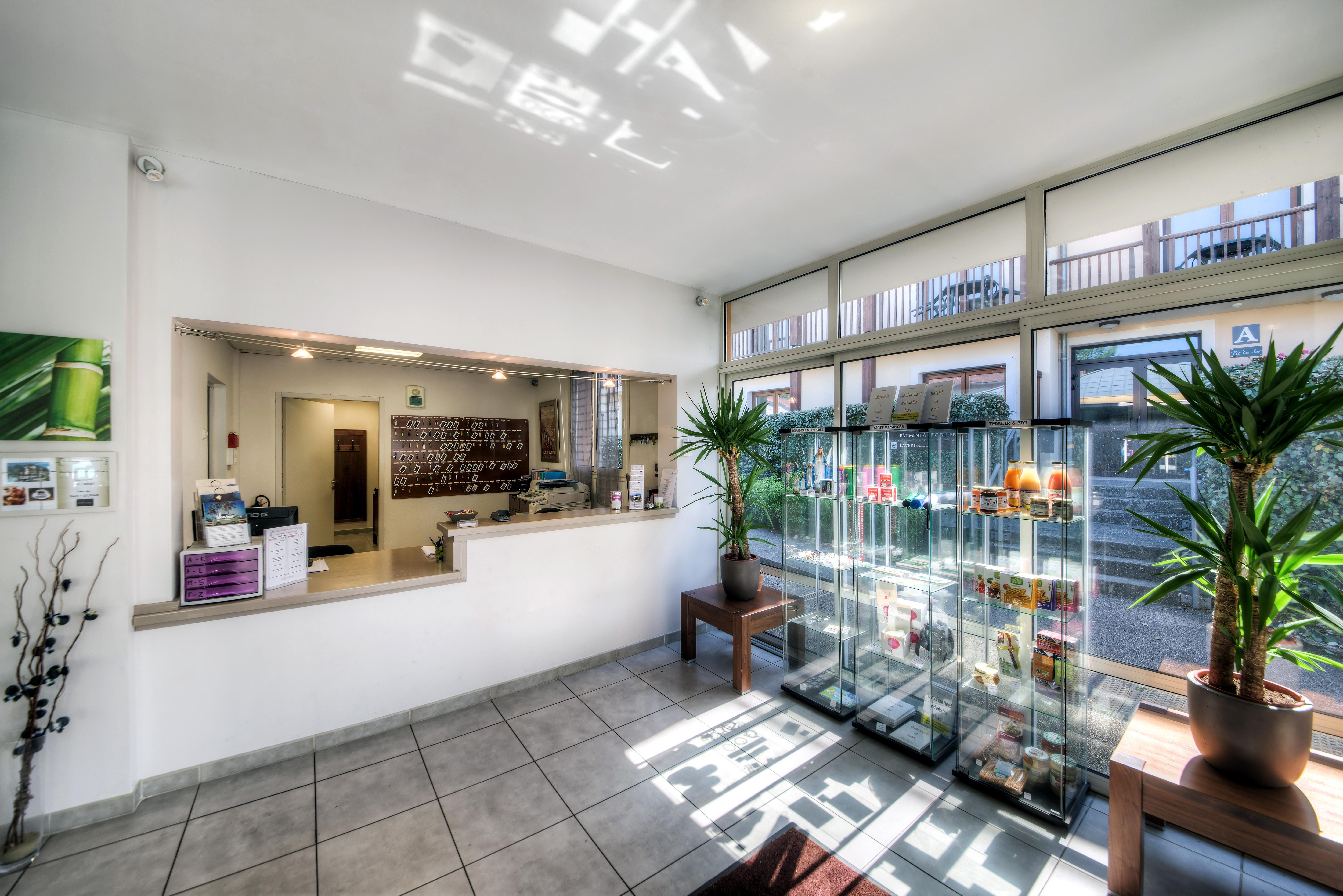 Comfort Aparthotel Lourdes L'Acacia מראה חיצוני תמונה