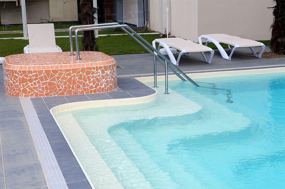 Comfort Aparthotel Lourdes L'Acacia מראה חיצוני תמונה